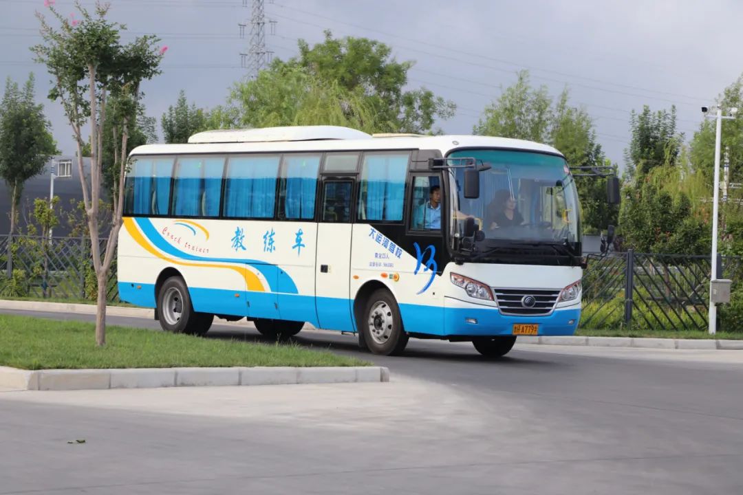 【濟(jì)寧大運(yùn)河駕?！繉?zhuān)注大車(chē)駕駛培訓(xùn)，45天快速拿證！(圖2)