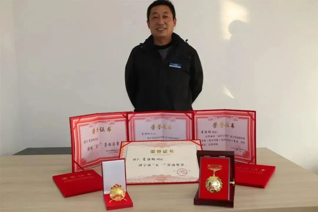 【濟(jì)寧大運(yùn)河駕?！縿趧?dòng)最光榮丨“五一”您學(xué)車我在崗！(圖4)
