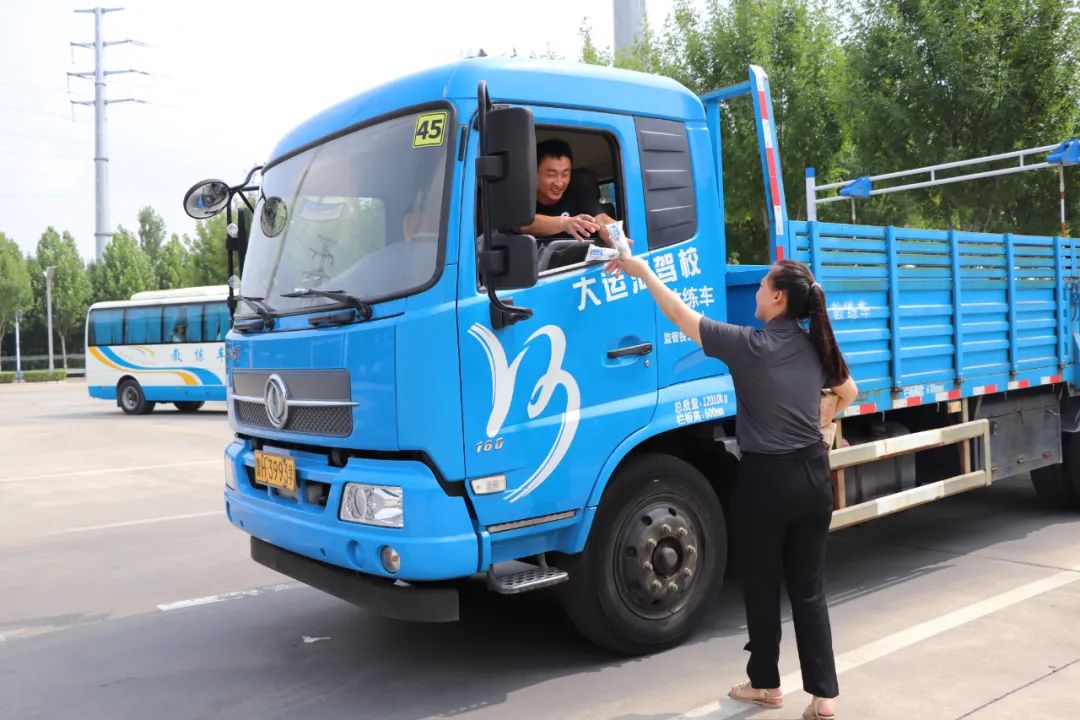 【濟(jì)寧大運(yùn)河駕?！垦籽紫娜账颓鍥?，用心服務(wù)沁人心！(圖5)