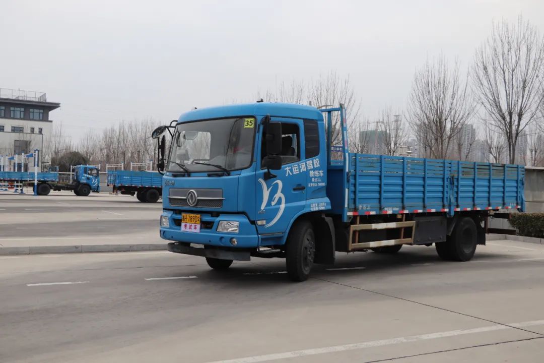 【濟寧大運河駕?！看筌嚢嘈腿律?，設(shè)備車模擬考試訓(xùn)練！(圖4)