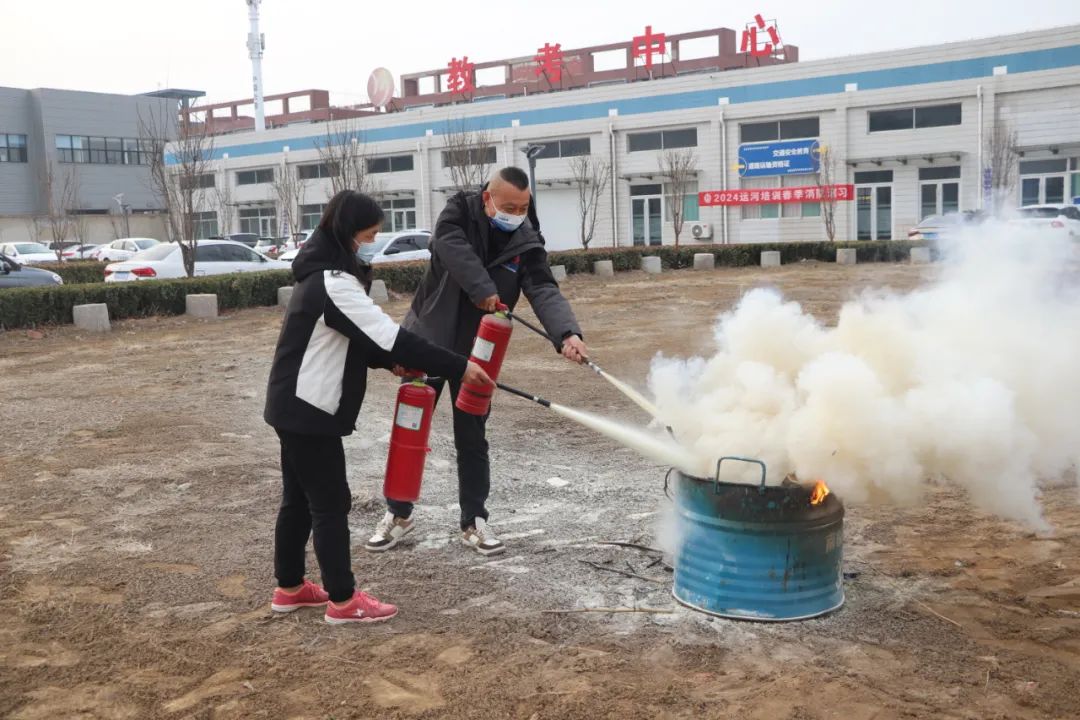 【濟(jì)寧大運(yùn)河駕校】2024春季消防安全演練活動(dòng)順利開展！(圖4)