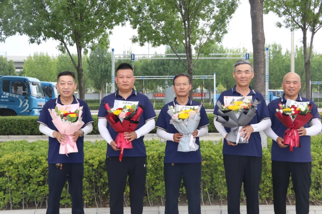 鮮花獻禮！祝所有的老師、教練們節(jié)日快樂！(圖3)