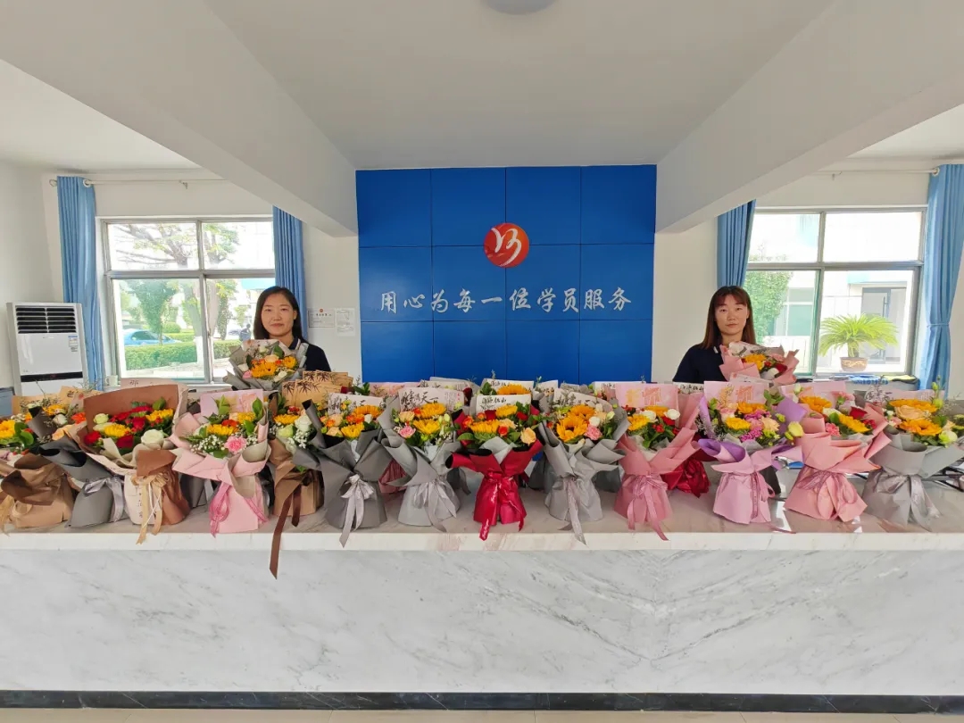 鮮花獻禮！祝所有的老師、教練們節(jié)日快樂！(圖8)