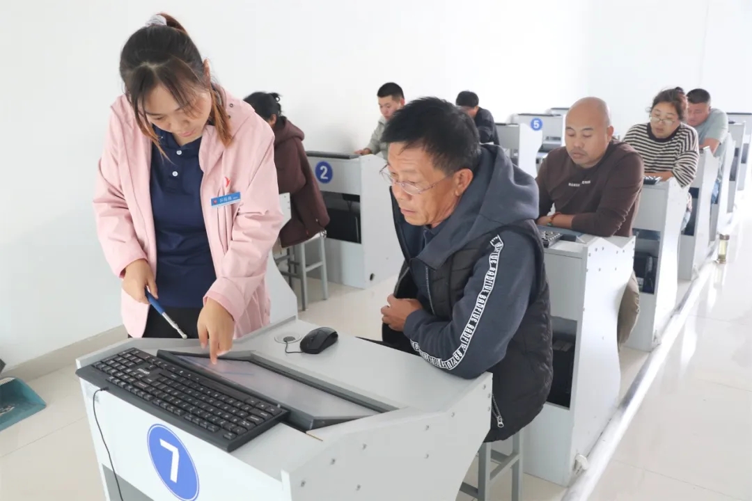 選擇“VIP易學班”，拿不到證全額退費！(圖2)