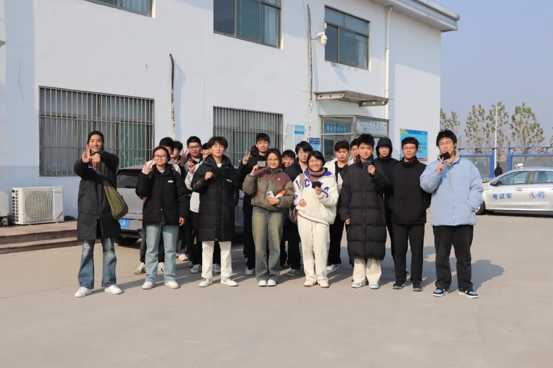 濟(jì)職24屆首批報(bào)名新同學(xué)，已順利拿證！(圖1)